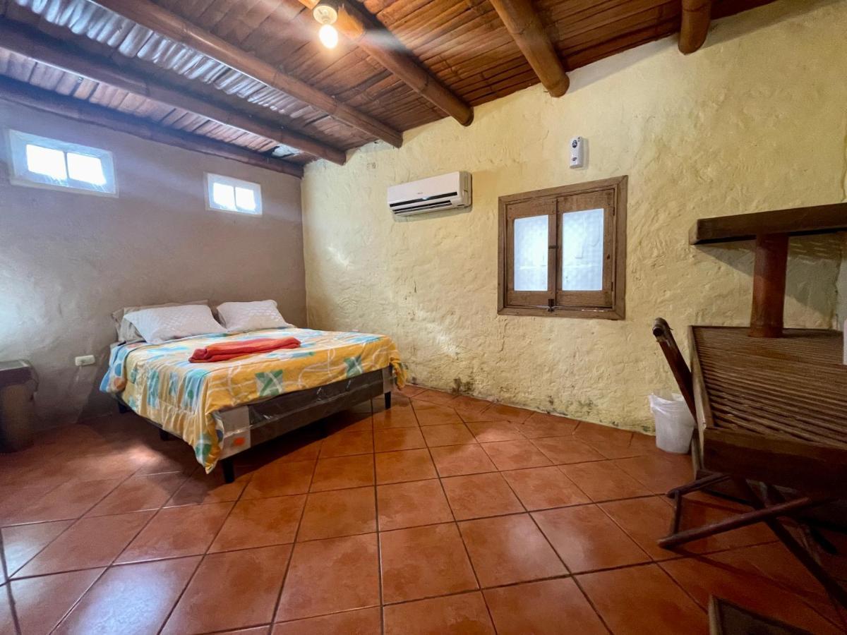 Johnnys Place Hotel Monterrico Zewnętrze zdjęcie
