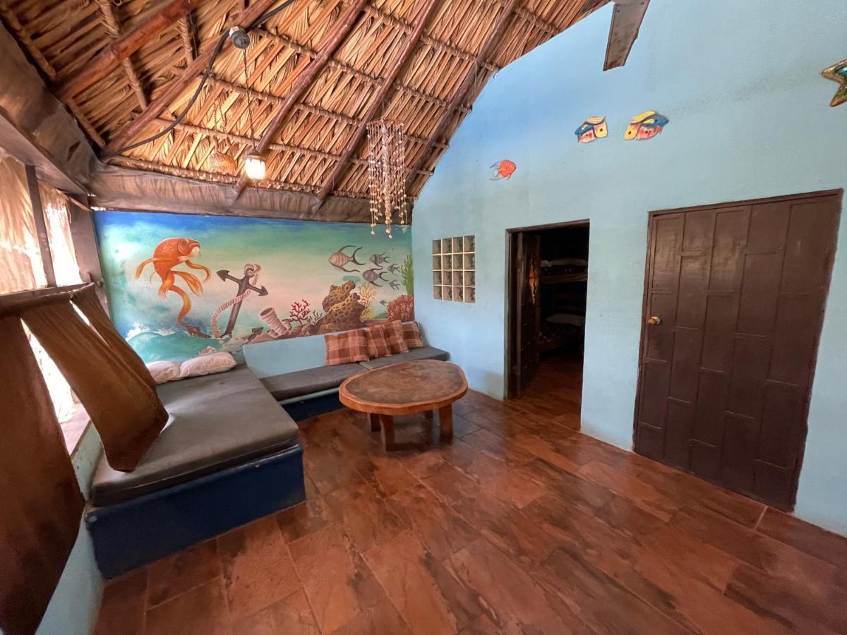 Johnnys Place Hotel Monterrico Zewnętrze zdjęcie