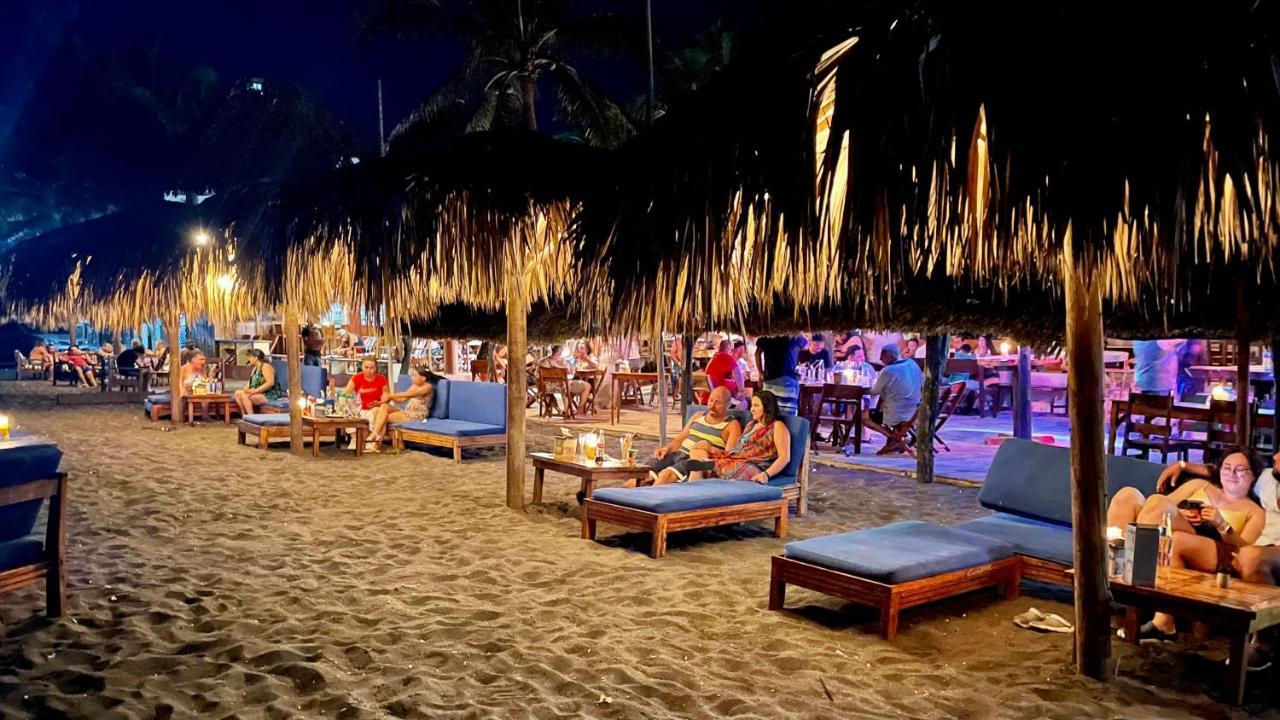 Johnnys Place Hotel Monterrico Zewnętrze zdjęcie