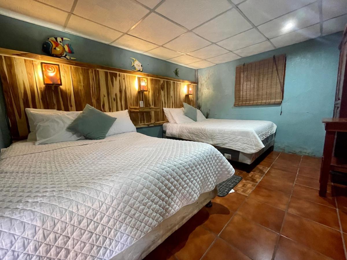 Johnnys Place Hotel Monterrico Zewnętrze zdjęcie
