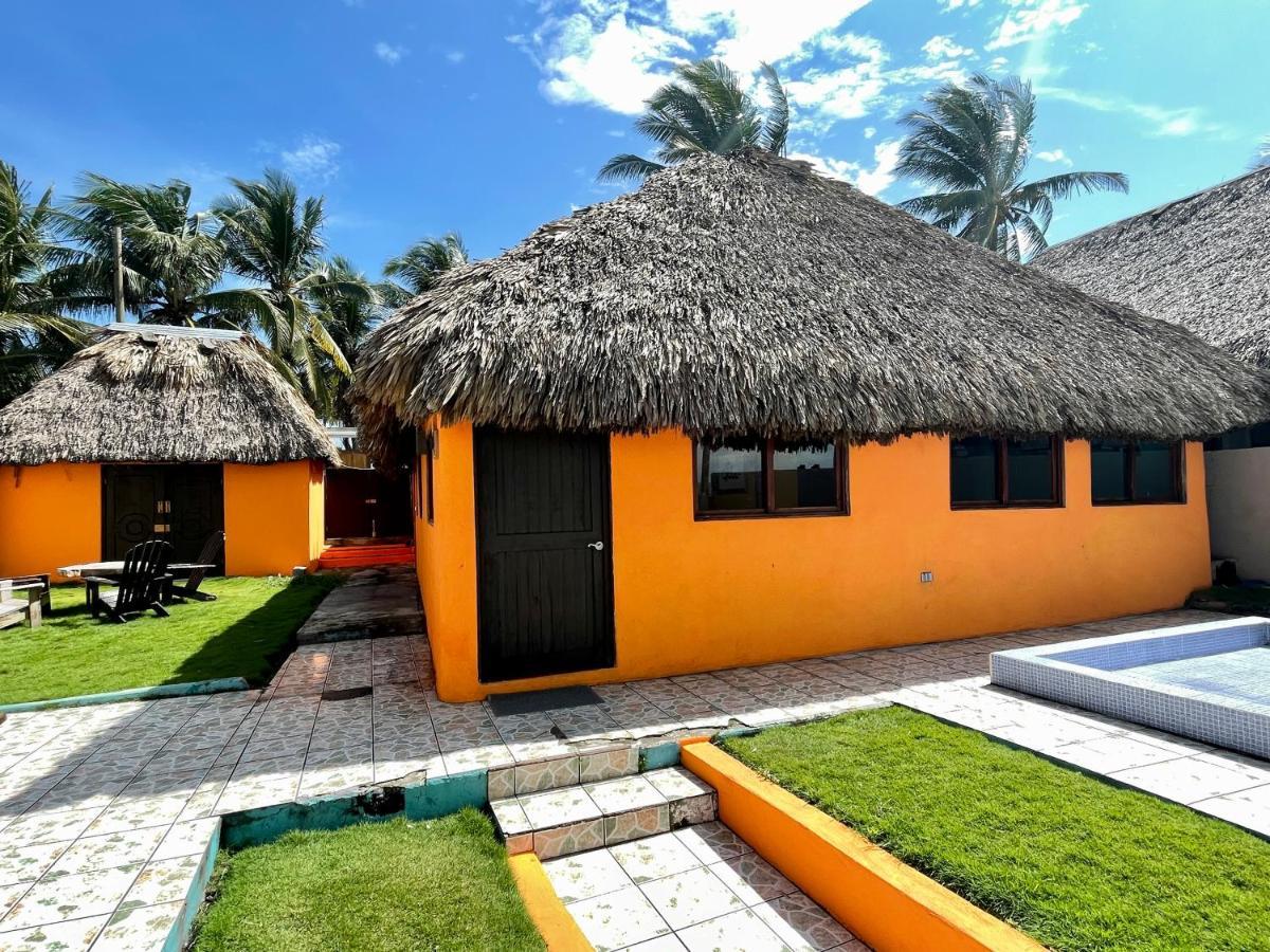 Johnnys Place Hotel Monterrico Zewnętrze zdjęcie