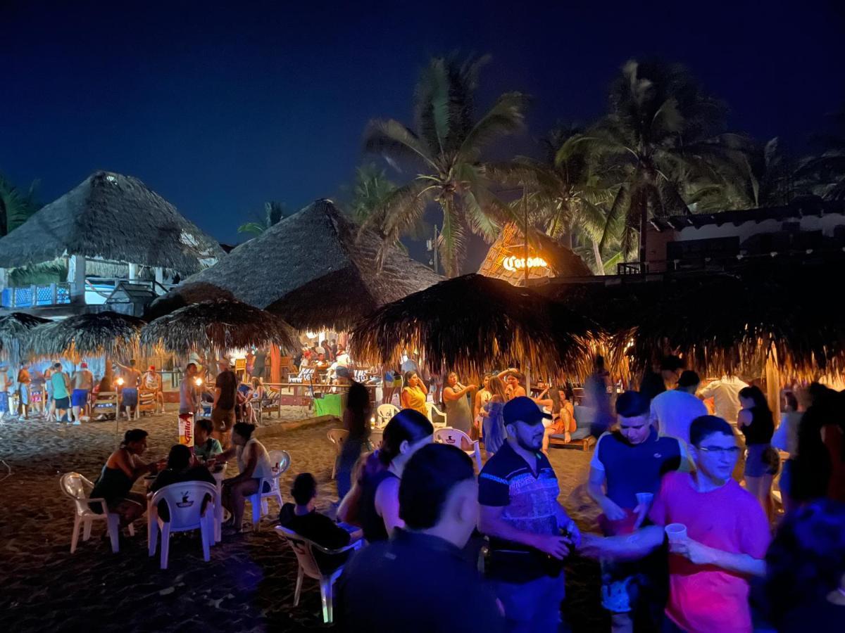 Johnnys Place Hotel Monterrico Zewnętrze zdjęcie