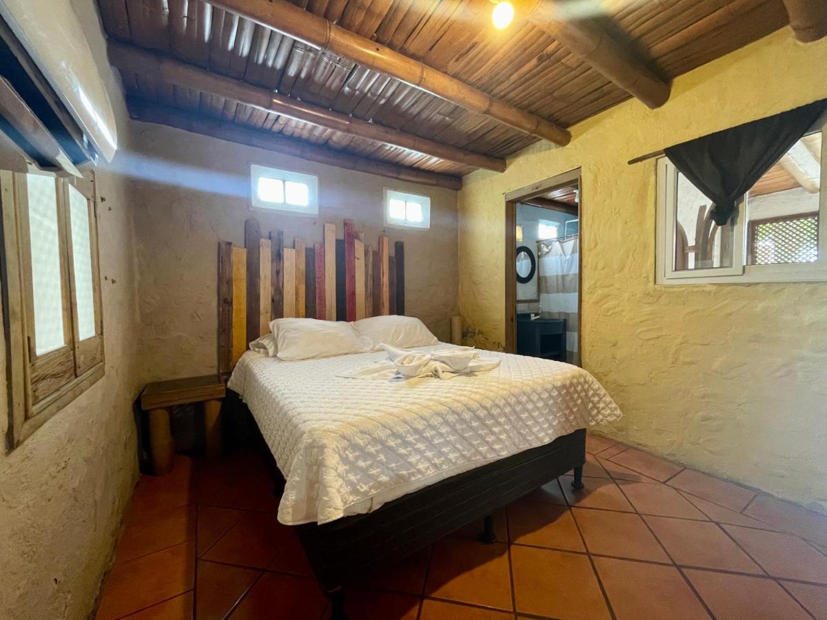 Johnnys Place Hotel Monterrico Zewnętrze zdjęcie
