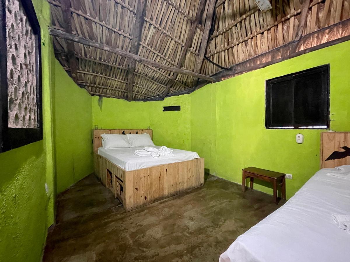Johnnys Place Hotel Monterrico Zewnętrze zdjęcie