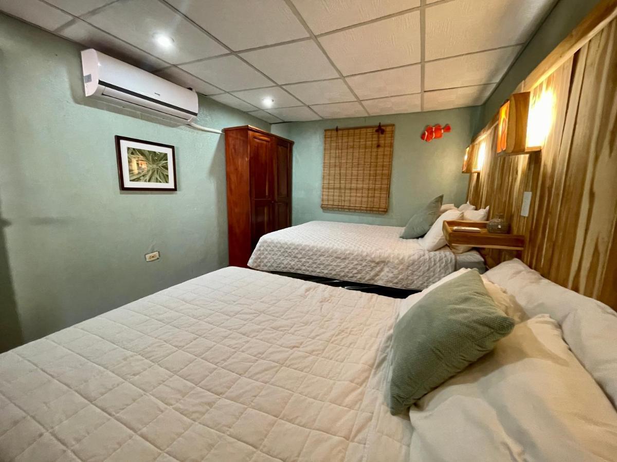 Johnnys Place Hotel Monterrico Zewnętrze zdjęcie