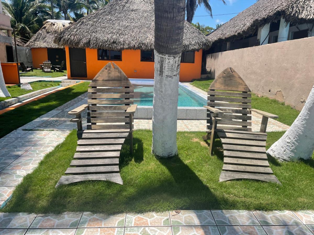 Johnnys Place Hotel Monterrico Zewnętrze zdjęcie