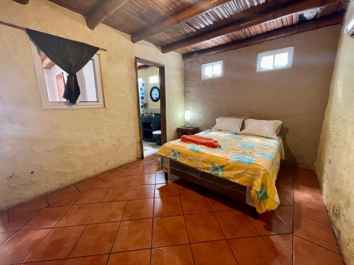 Johnnys Place Hotel Monterrico Zewnętrze zdjęcie