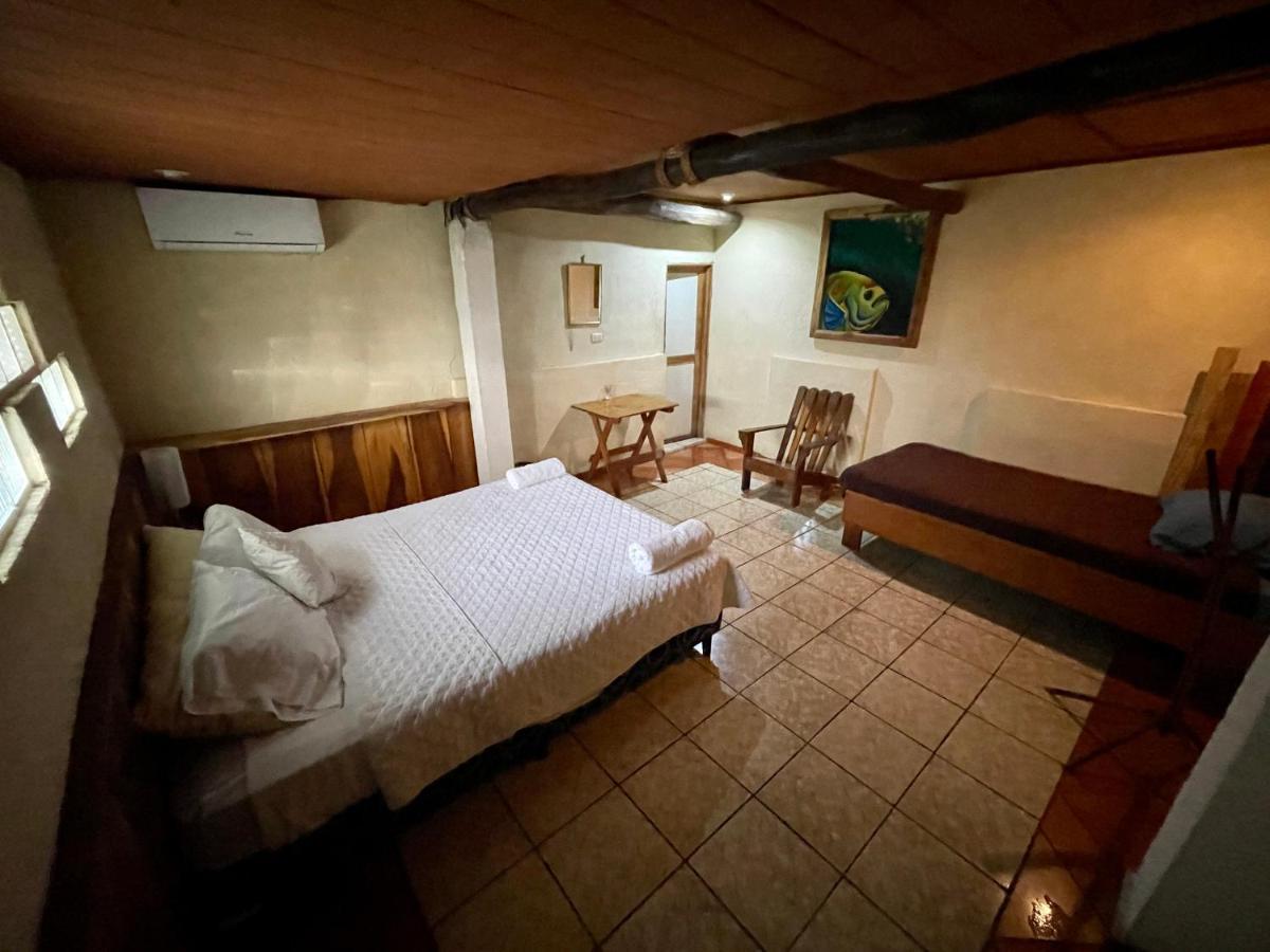 Johnnys Place Hotel Monterrico Zewnętrze zdjęcie