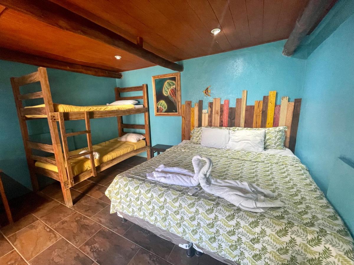 Johnnys Place Hotel Monterrico Zewnętrze zdjęcie